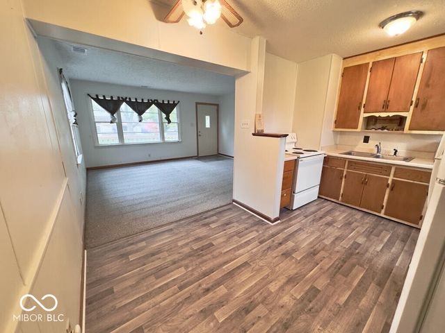 1120 Bomar Lane, Greenwood, IN 46142