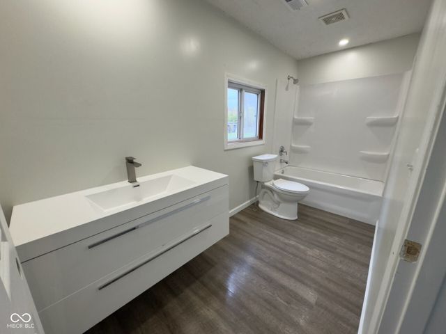 1120 Bomar Lane, Greenwood, IN 46142