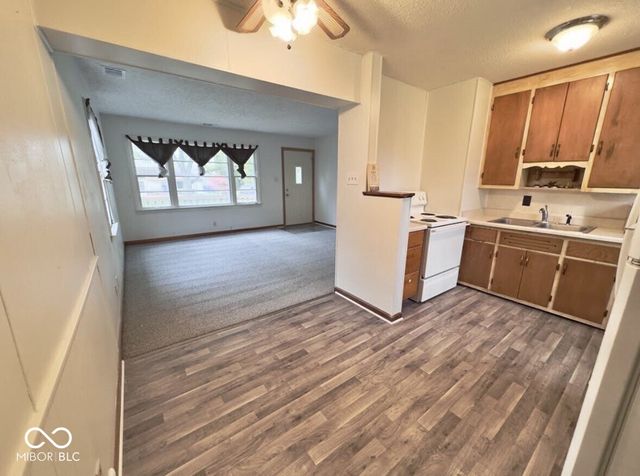 1120 Bomar Lane, Greenwood, IN 46142