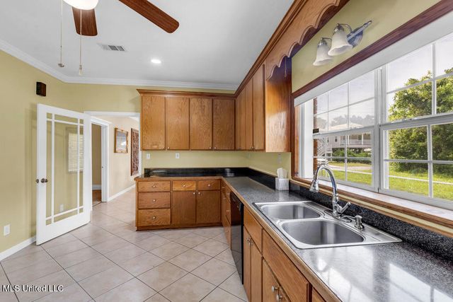 172 Hoxie Street, Biloxi, MS 39530