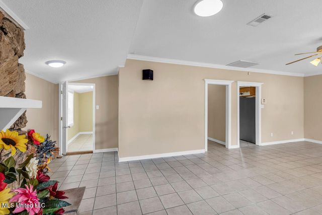 172 Hoxie Street, Biloxi, MS 39530
