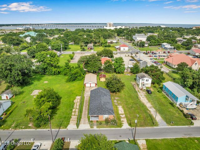 172 Hoxie Street, Biloxi, MS 39530