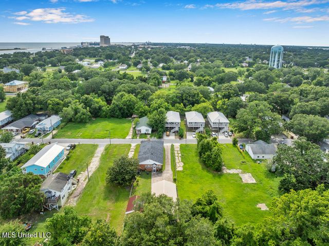 172 Hoxie Street, Biloxi, MS 39530