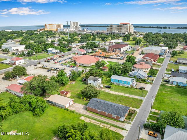 172 Hoxie Street, Biloxi, MS 39530