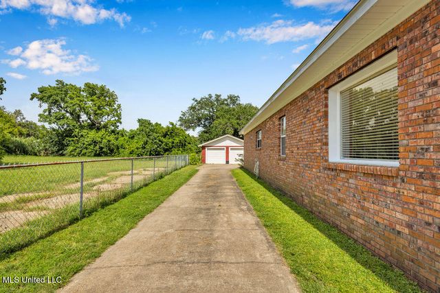 172 Hoxie Street, Biloxi, MS 39530