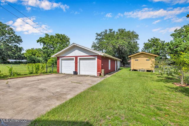 172 Hoxie Street, Biloxi, MS 39530