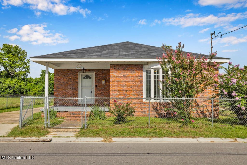 172 Hoxie Street, Biloxi, MS 39530
