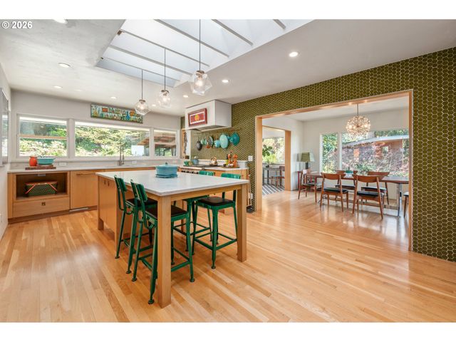 2260 Lincoln St, Eugene, OR 97405