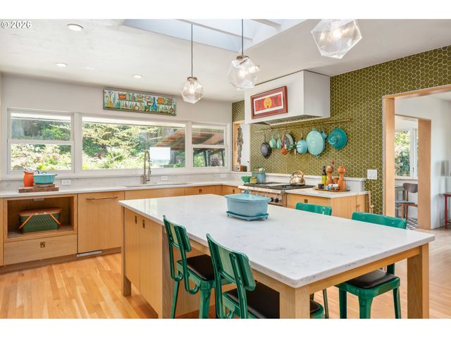 2260 Lincoln St, Eugene, OR 97405