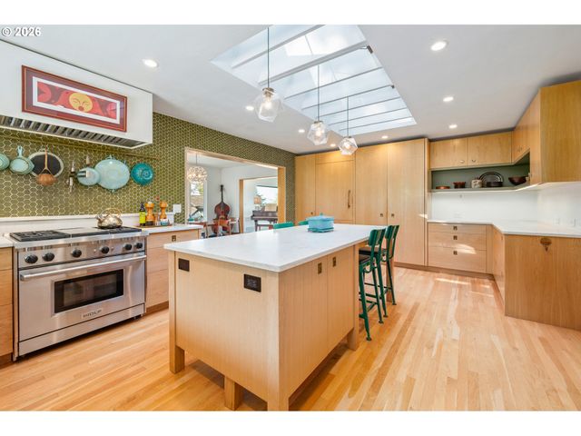 2260 Lincoln St, Eugene, OR 97405