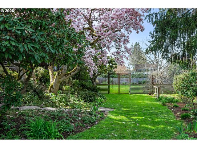 2260 Lincoln St, Eugene, OR 97405