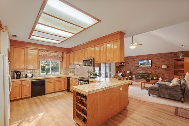 438 Cork Oak Way, Lodi, CA 95242