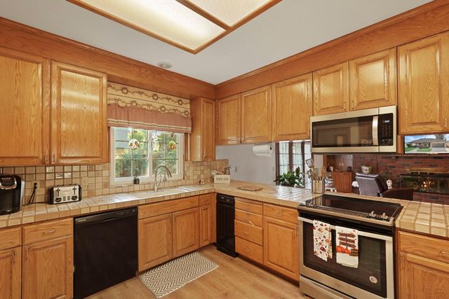 438 Cork Oak Way, Lodi, CA 95242