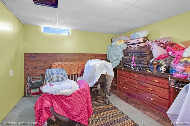 11808 Mckinley Drive, Warren, MI 48089