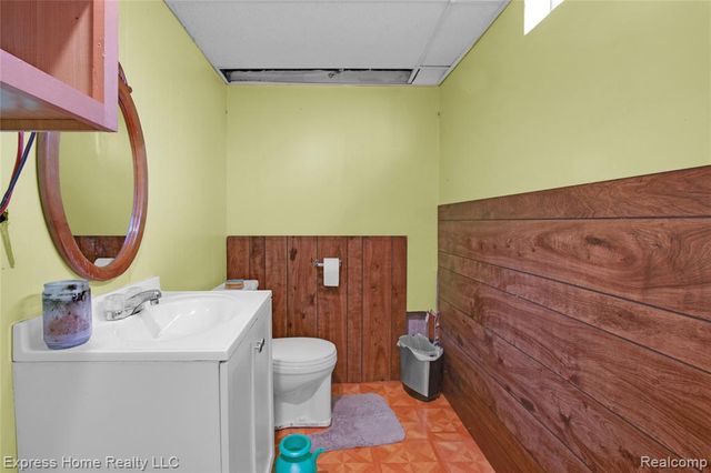 11808 Mckinley Drive, Warren, MI 48089