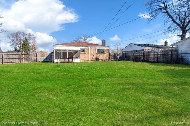11808 Mckinley Drive, Warren, MI 48089