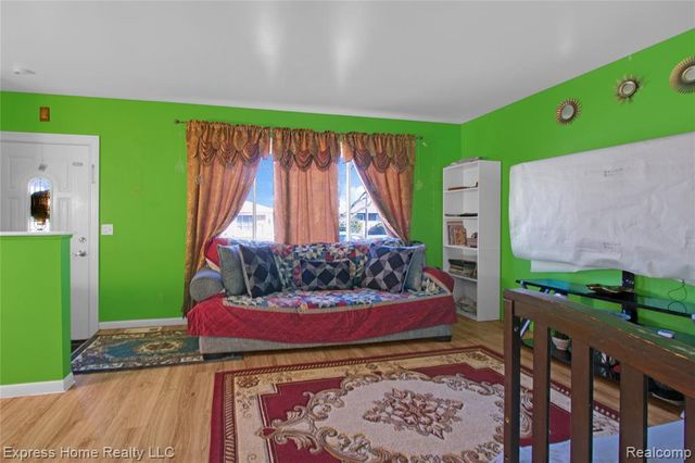 11808 Mckinley Drive, Warren, MI 48089