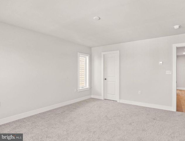 1129 COLLINA LN, Mount Joy, PA 17552