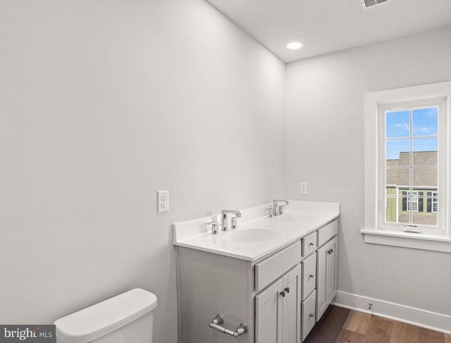 1129 COLLINA LN, Mount Joy, PA 17552
