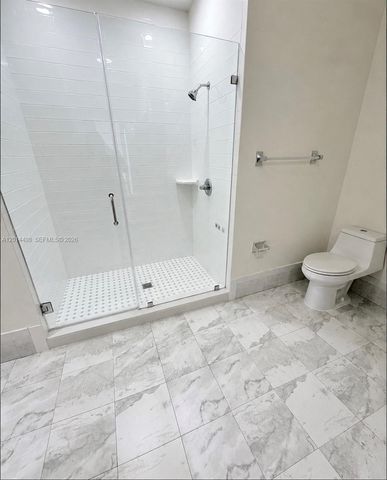 16347 NW 88th Pl, Miami Lakes, FL 33018