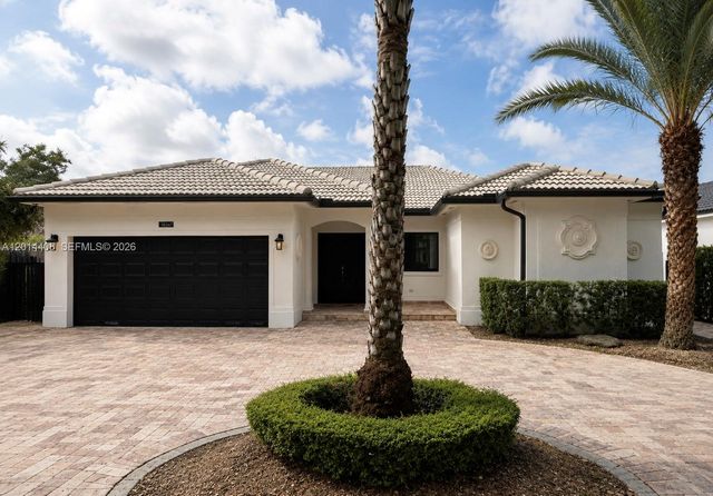 16347 NW 88th Pl, Miami Lakes, FL 33018