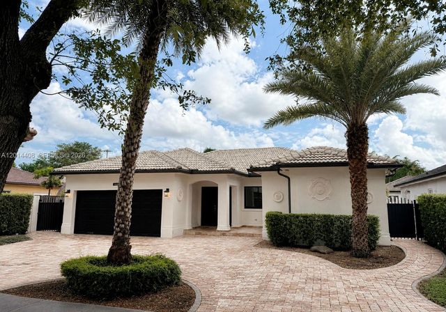 16347 NW 88th Pl, Miami Lakes, FL 33018