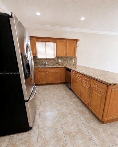 16347 NW 88th Pl, Miami Lakes, FL 33018