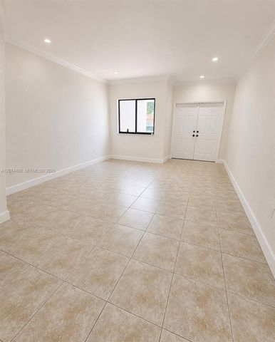 16347 NW 88th Pl, Miami Lakes, FL 33018