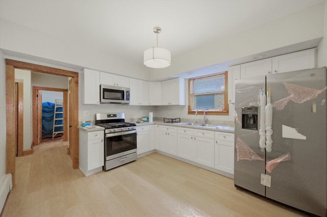 3811 N Francisco Avenue, Chicago, IL 60618