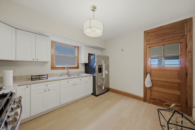 3811 N Francisco Avenue, Chicago, IL 60618