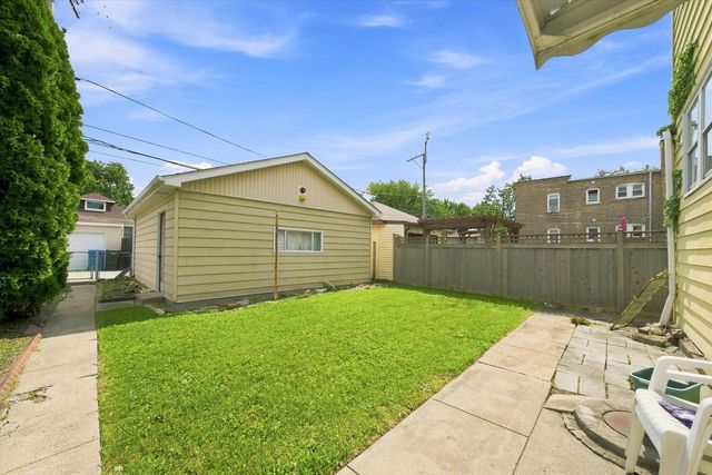3811 N Francisco Avenue, Chicago, IL 60618