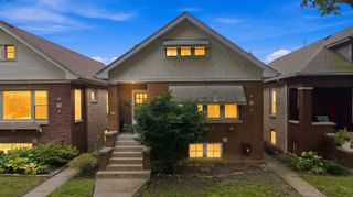3811 N Francisco Avenue, Chicago, IL 60618