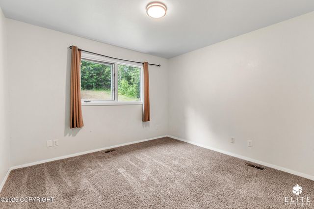 4060 N Bull Moose Drive, Wasilla, AK 99654
