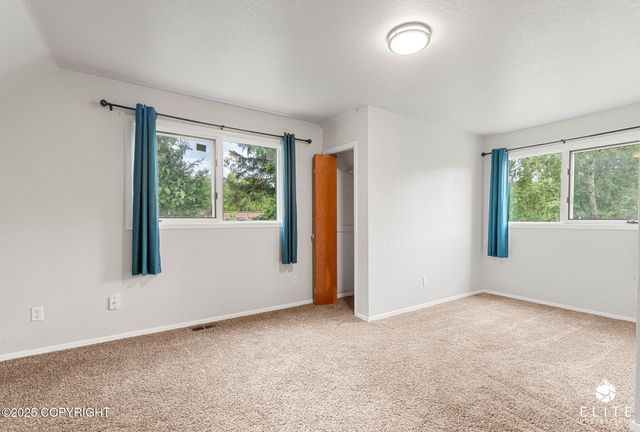 4060 N Bull Moose Drive, Wasilla, AK 99654