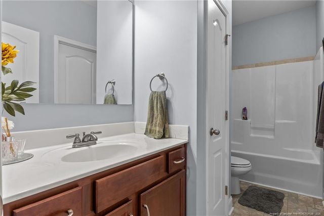 609 Thornbrooke Drive, Hope Mills, NC 28348