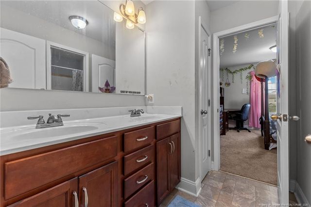 609 Thornbrooke Drive, Hope Mills, NC 28348