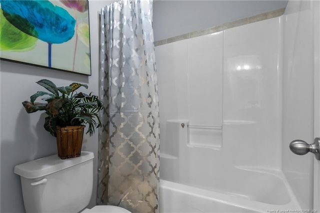 609 Thornbrooke Drive, Hope Mills, NC 28348