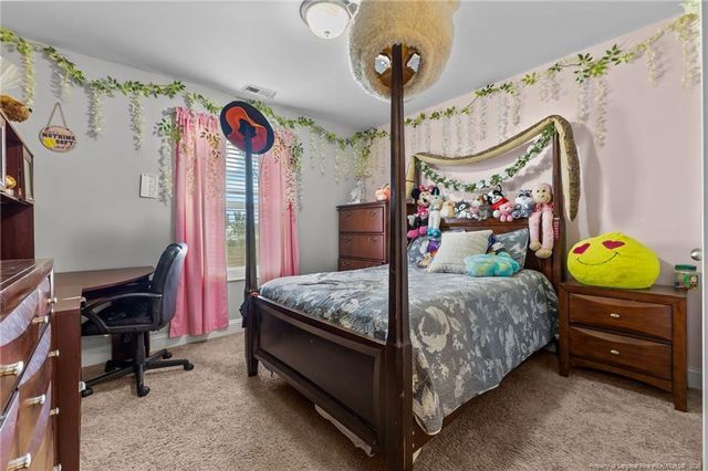 609 Thornbrooke Drive, Hope Mills, NC 28348