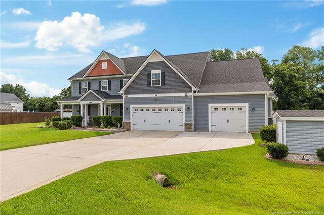 609 Thornbrooke Drive, Hope Mills, NC 28348