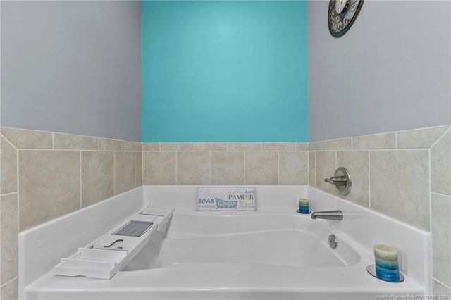 609 Thornbrooke Drive, Hope Mills, NC 28348