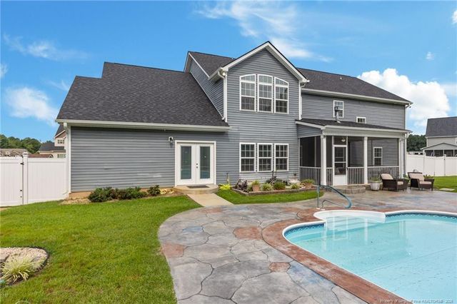 609 Thornbrooke Drive, Hope Mills, NC 28348