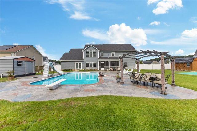 609 Thornbrooke Drive, Hope Mills, NC 28348