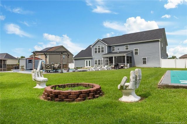 609 Thornbrooke Drive, Hope Mills, NC 28348