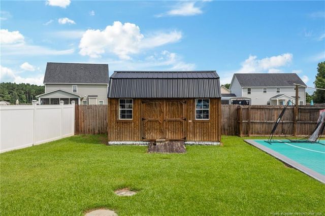 609 Thornbrooke Drive, Hope Mills, NC 28348