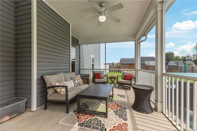 609 Thornbrooke Drive, Hope Mills, NC 28348