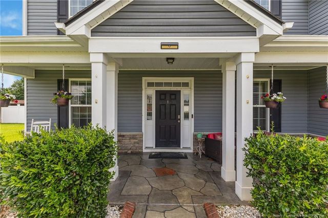 609 Thornbrooke Drive, Hope Mills, NC 28348