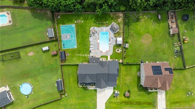 609 Thornbrooke Drive, Hope Mills, NC 28348