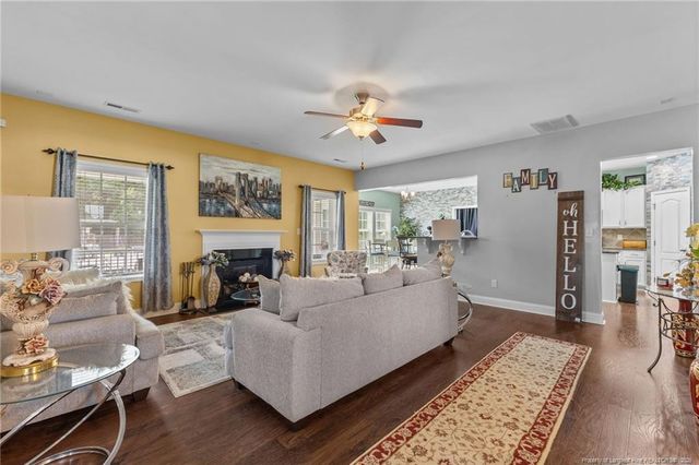 609 Thornbrooke Drive, Hope Mills, NC 28348