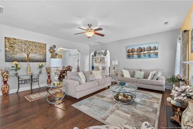 609 Thornbrooke Drive, Hope Mills, NC 28348