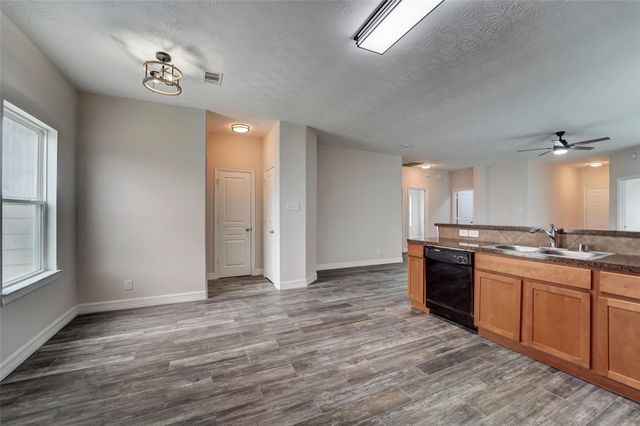 315 Apache Field Lane, La Marque, TX 77568